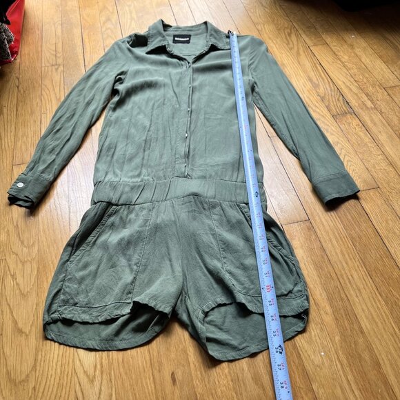 Monrow Size XS Laurel Green Button Up Long Sleeve Collared Elastic Waist Romper - Picture 6 of 15